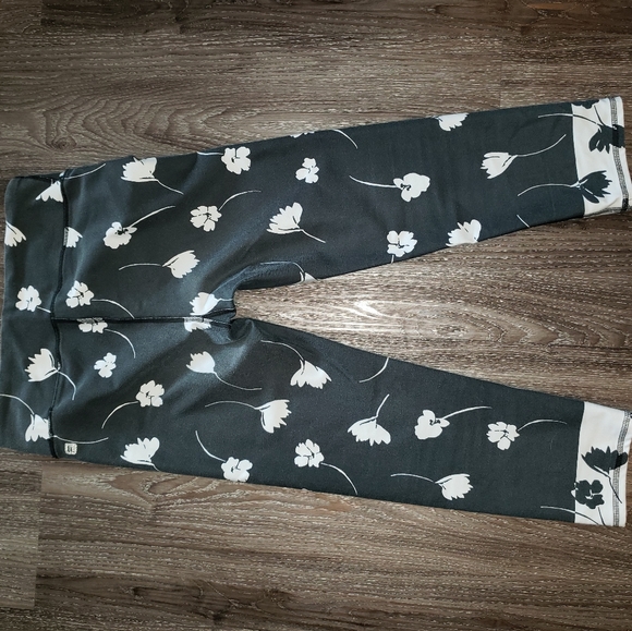 Fabletics salar Capri leggings - Picture 4 of 10